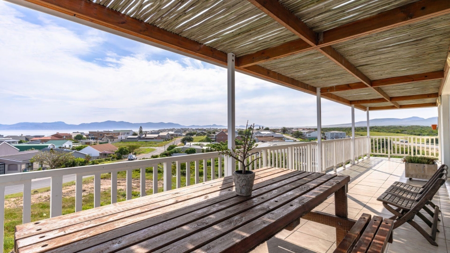 3 Bedroom Property for Sale in Perlemoenbaai Western Cape